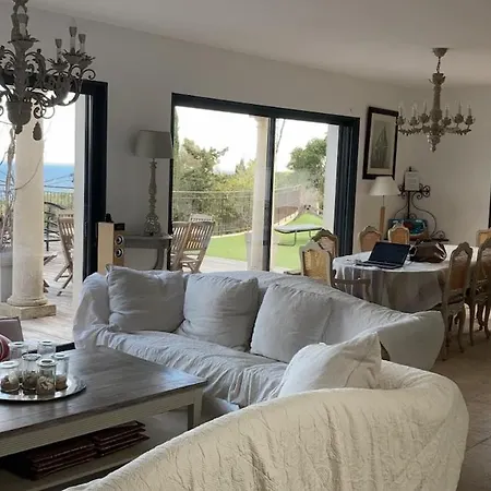 Apartamento Sea-facing With Pool